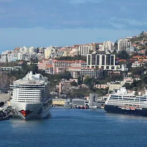 Sea Front House Funchal (Madeira)